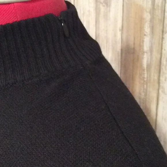 VINTAGE GORGEOUS!, “ST. JOHN” LOGO SWEATER - Picture 4 of 8